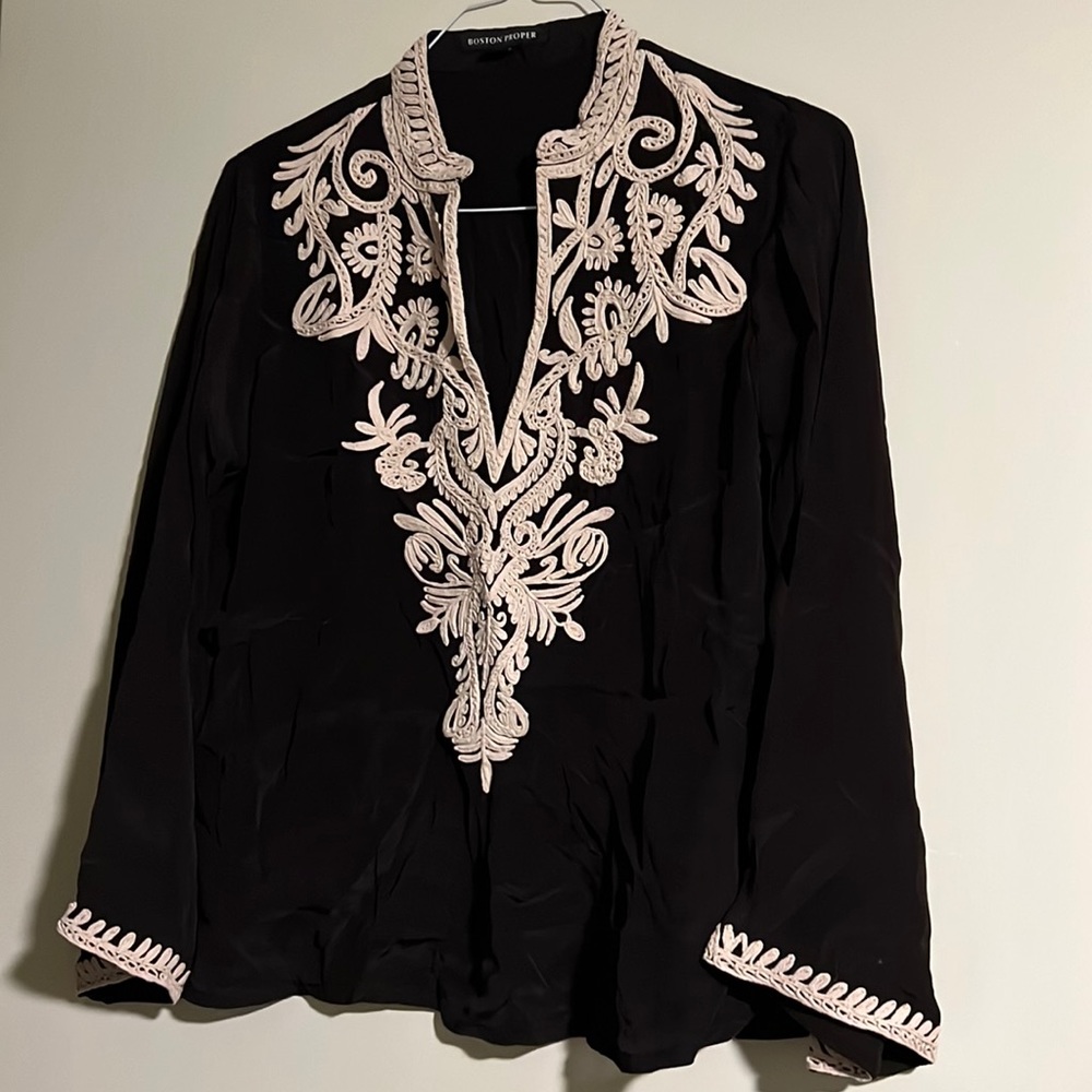 Boston Proper black/white blouse new without tags